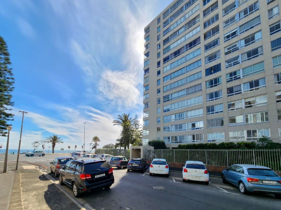 3 Bedroom Property for Sale in Sea Point Western Cape